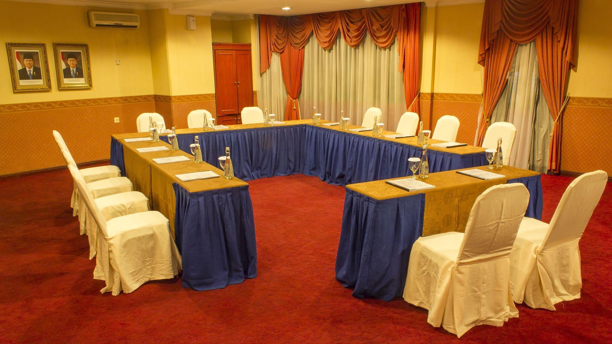 ทราเวลเลอร์ สวีท เซอร์วิซ อพาร์ตเมนต์ Aparthotel เมดาน ภายนอก รูปภาพ