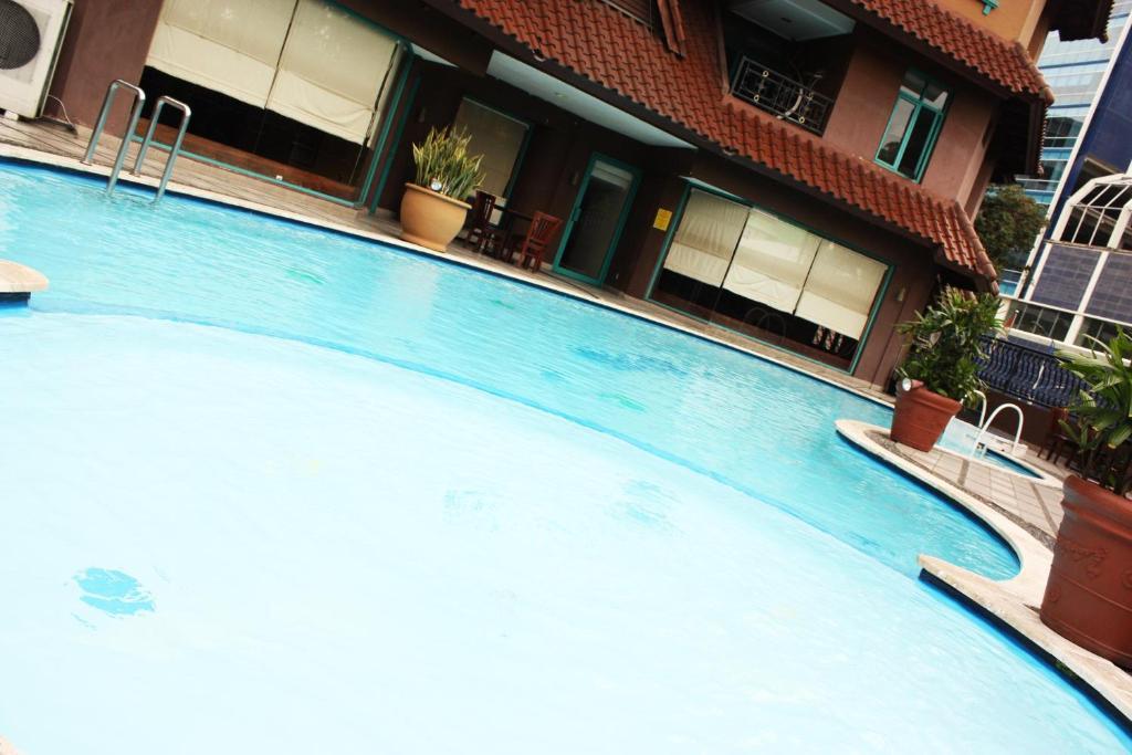 ทราเวลเลอร์ สวีท เซอร์วิซ อพาร์ตเมนต์ Aparthotel เมดาน ภายนอก รูปภาพ